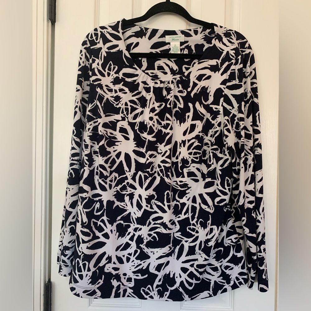 Laura Ashley Womens Long Sleeve Top, Blue & White Stretch, Travel Knit, Size 1X